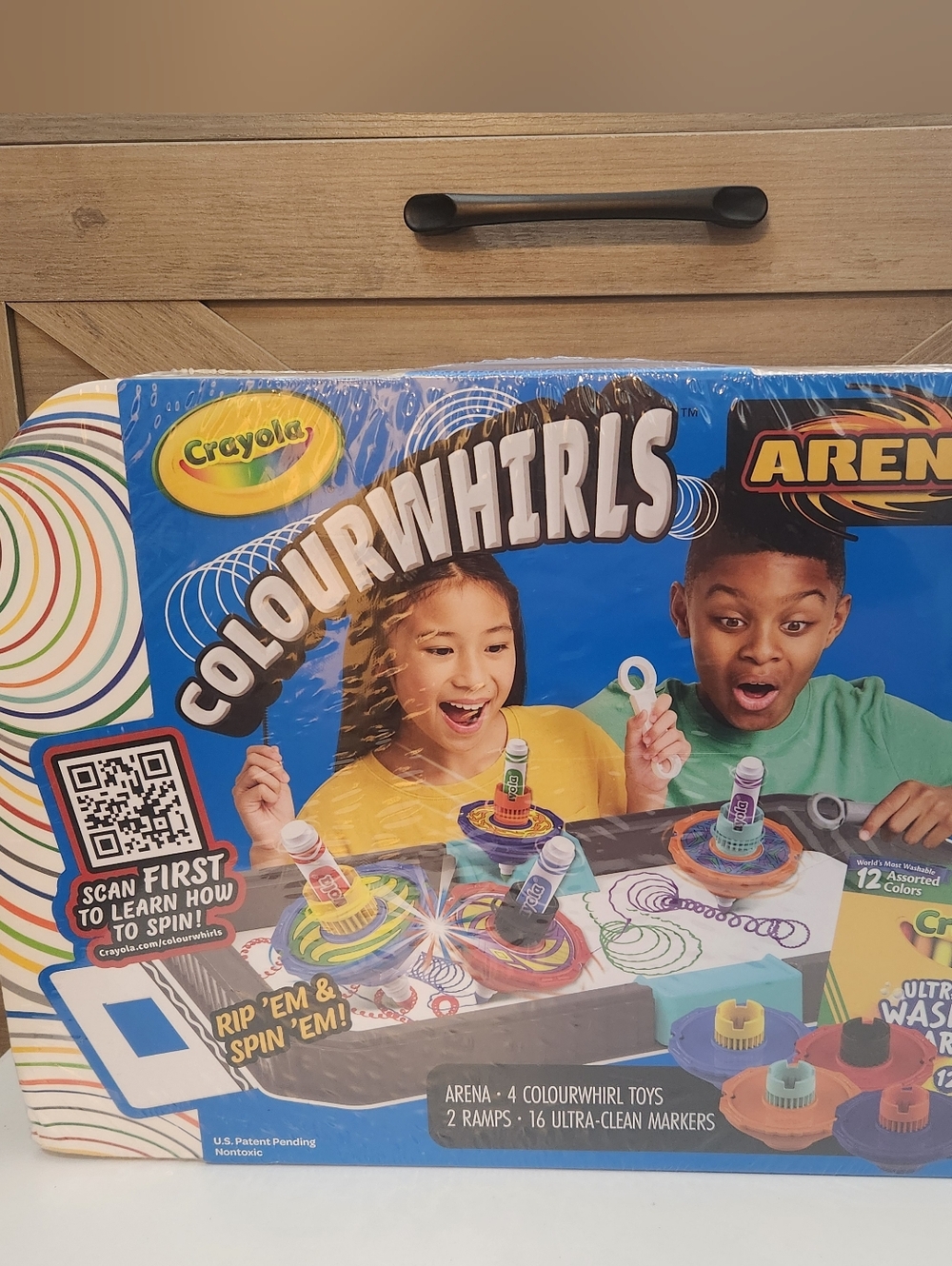 Crayola ColourWhirls Arena Spinner Playset, ages 6+, new/sealed - Picture 3 of 7